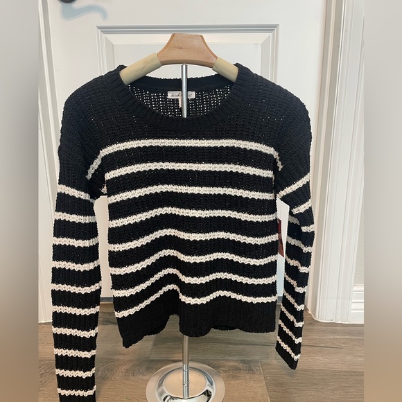 Black and white chenille sweater - Picture 3 of 7